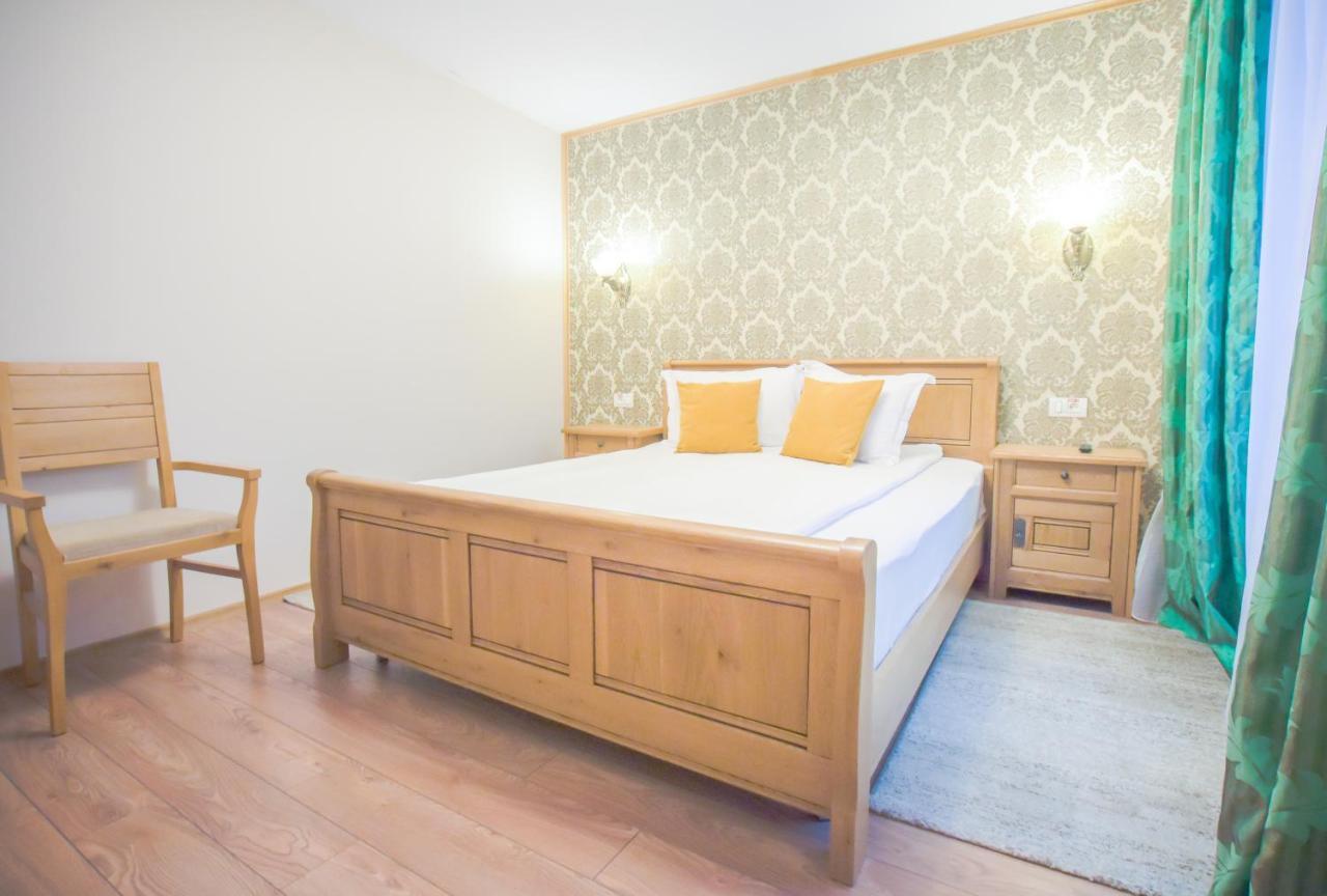 Safrano Palace Affittacamere 3*